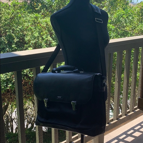 Tumi Leather Briefcase - Picture 7 of 8